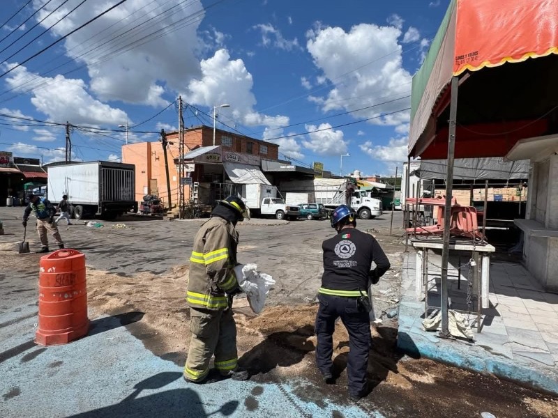 Explota transformador y provoca incendio en Plazas del Sol