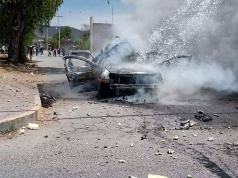 Explota una camioneta durante procesión de Domingo de Ramos