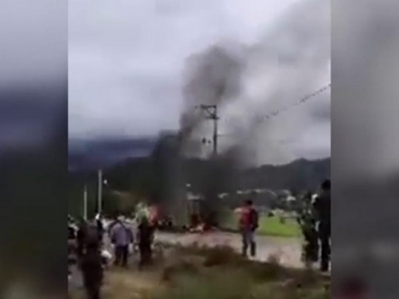 Explota vehículo que transportaba pirotecnia en La Montaña