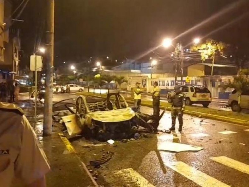 Explotan dos coches bomba en la ciudad ecuatoriana de Esmeraldas