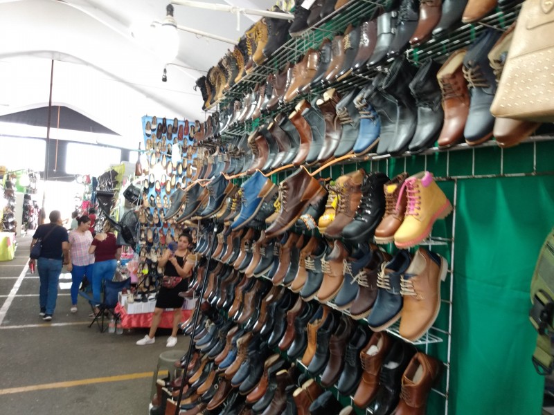 Expo fabricantes de León en Salina Cruz