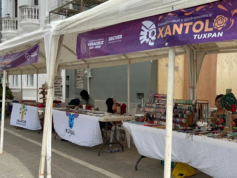 Expoartesanal Xantolo Tuxpan reúne artesanos y emprendedores Expoartesanal Xantolo Tuxpan reúne artesanos y emprendedores