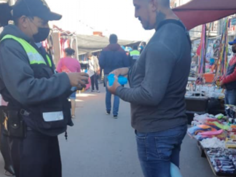 Exponen a ciudadanía sin cubrebocas en tianguis Tierra y Libertad