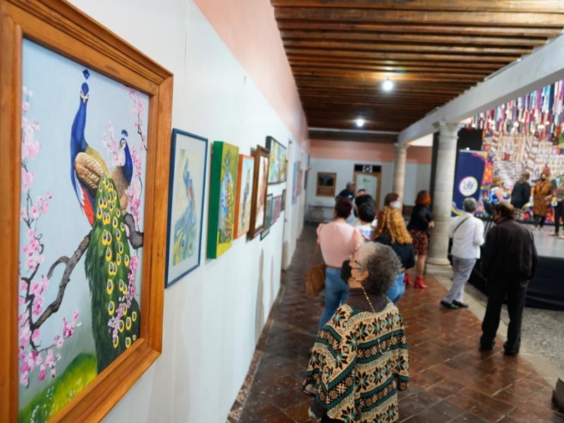 Exponen su arte las adultas mayores de Guanajuato Capital.