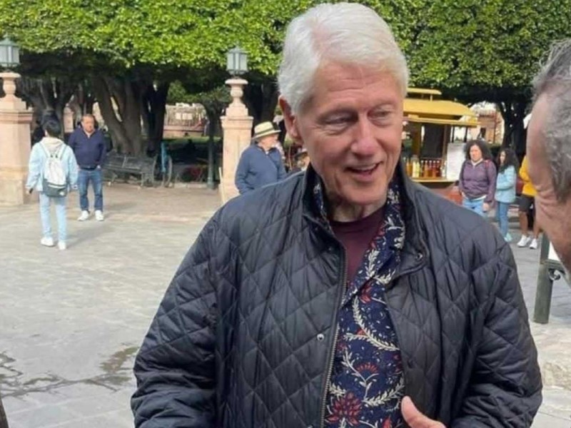 Expresidente de EE.UU. Bill Clinton pasea en Guanajuato
