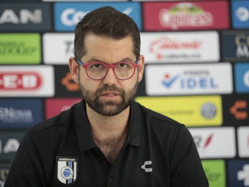 Expresidente de Gallos Blancos suspendido en México compra equipo en España