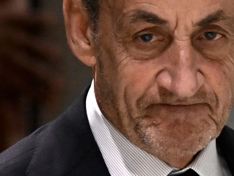 Expresidente francés Nicolas Sarkozy, condenado a cinco años de prisión