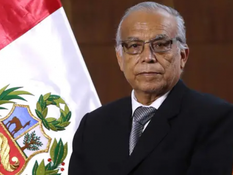 Exprimer ministro de Perú denunciado por 