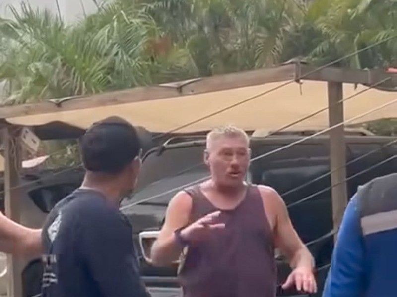 Extranjero agrede a trabajador de la CFE en Puerto Escondido