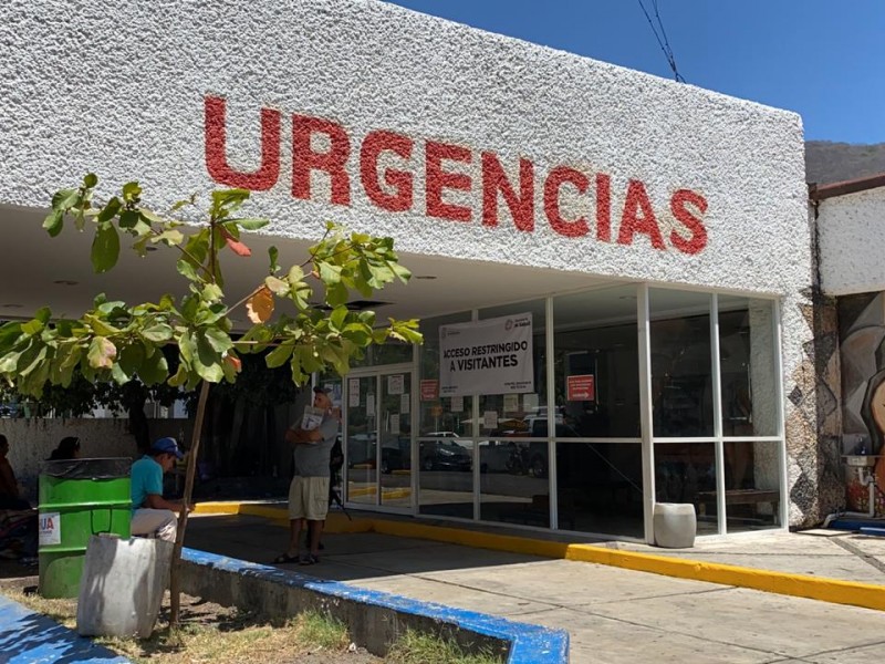 Extranjero bajo observación por complicación respiratoria en Zihuatanejo