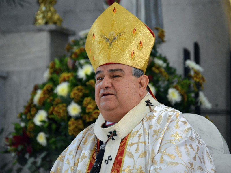 Extuban a Arzobispo de Morelia; continúa hospitalizado