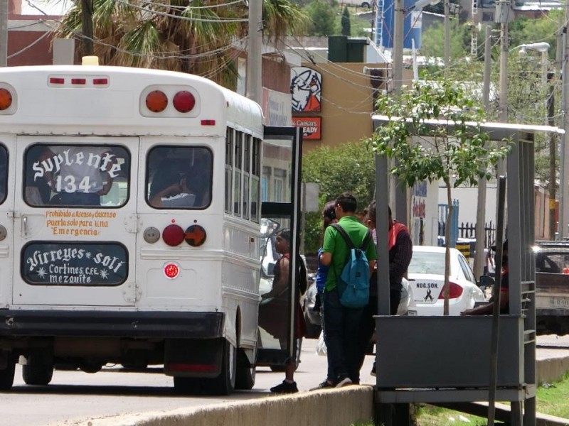 Fabrican casetas para esperar transporte público en 8,400 pesos