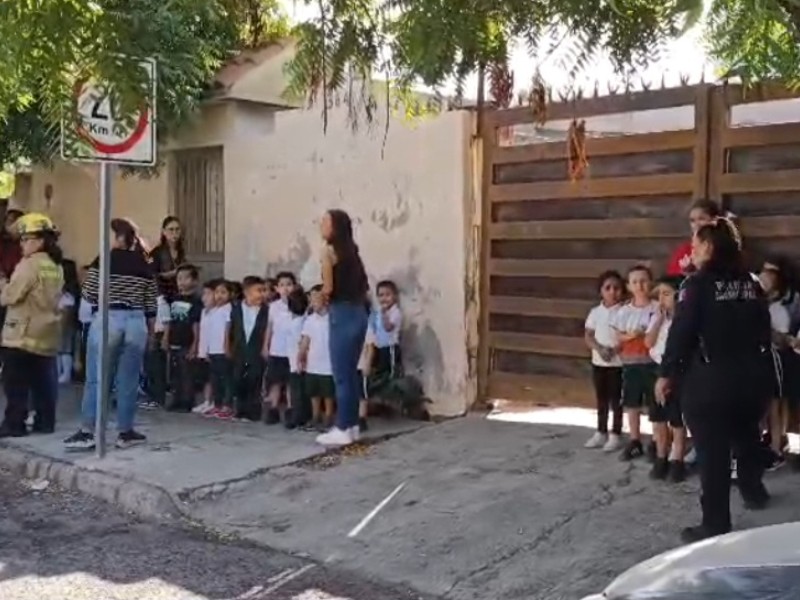 Falla eléctrica provoca evacuación de kinder y casa de adultos