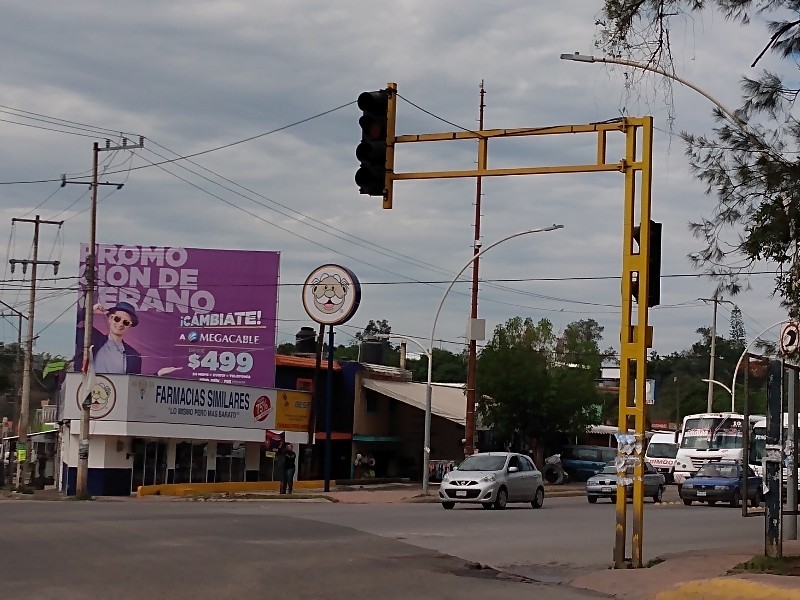 Falla semáforo en avenida Zapopan y México