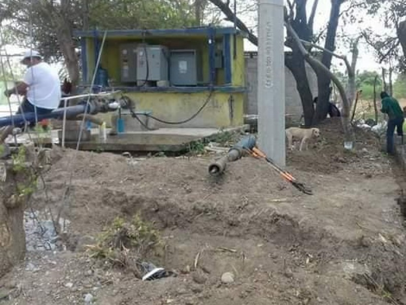 Fallas eléctricas dejan sin agua potable a Mixtequilla