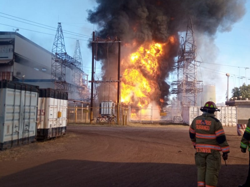 Fallas eléctricas y explosión originaron incendio en subestación de CFE