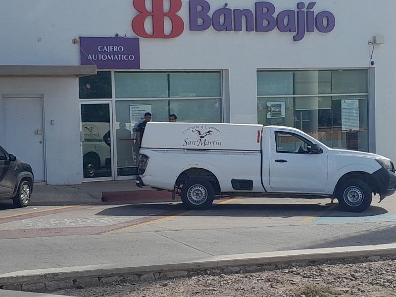 Fallece joven en plaza comercial por causas naturales Fallece joven en plaza comercial por causas naturales