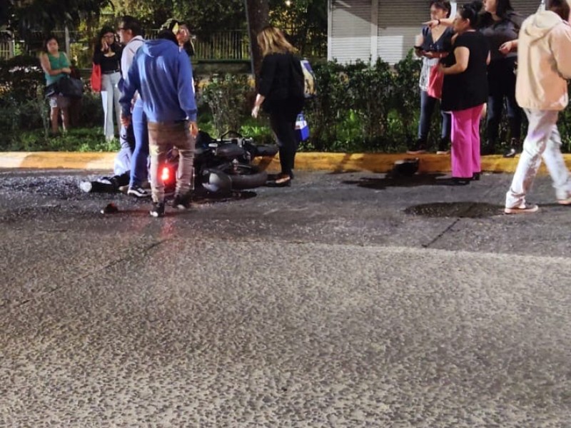 Fallece motociclista en avenida Xalapa tras accidente