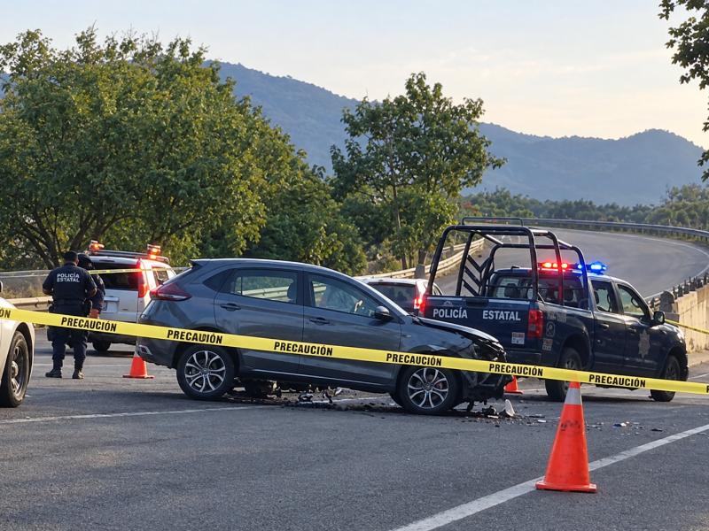 Fallece motociclista tras chocar contra una camioneta en Manzanillo