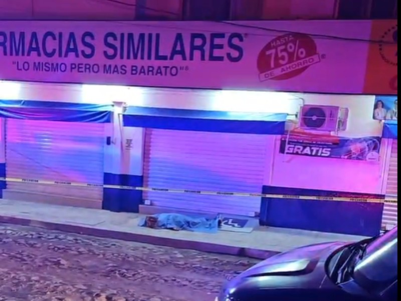 Fallece mujer afuera de una farmacia en Tepic