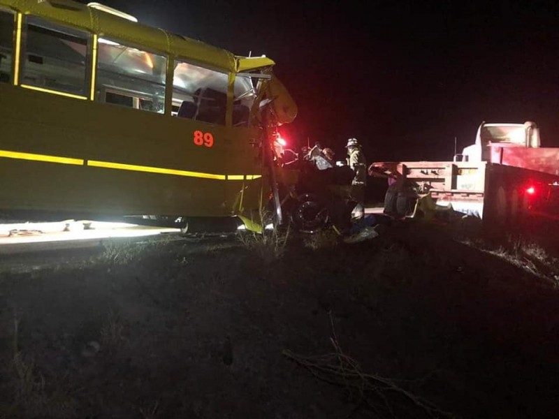 Fallecido y 25 lesionados deja choque entre maquilero y tráiler