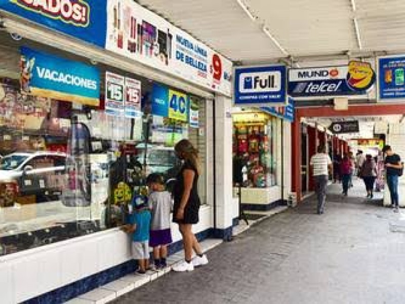 Falta de agua afecta actividades comerciales en el centro