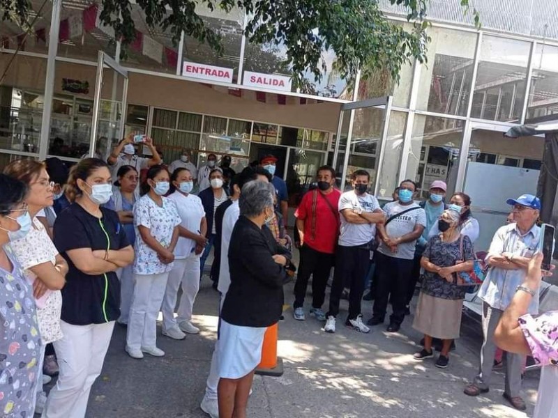 Falta de agua potable en hospital de Oaxaca, médicos protestan