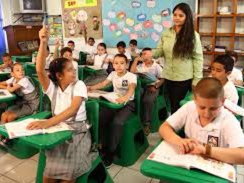 Falta de docentes arrancó primera semana de clases.