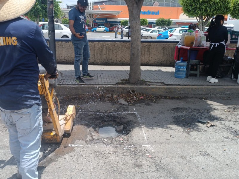 Falta de mantenimiento hereda baches en avenidas de Tehuacán