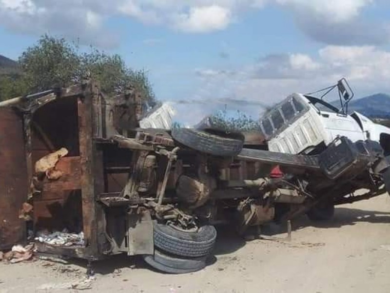 Falta de mantenimiento provoca volcadura de camión en Oriental