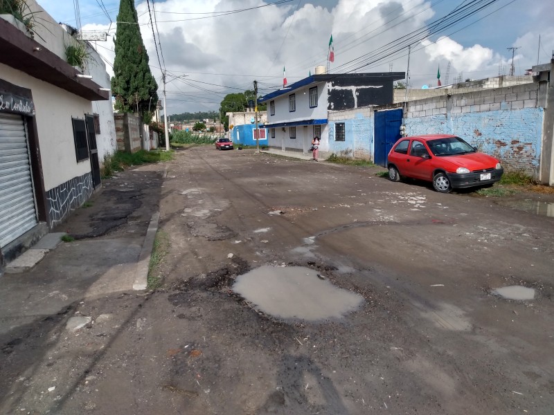 Falta de pavimento en calles de Clavijero