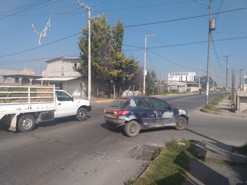 Falta de semáforos un peligro en Metepec
