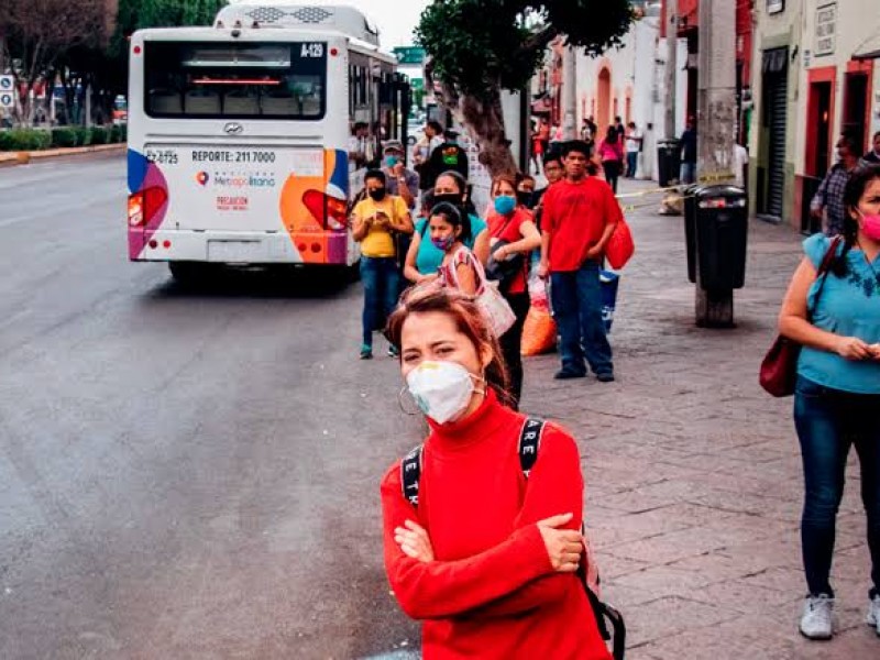 Falta hacer cumplir medidas preventivas en transporte público: ciudadanos