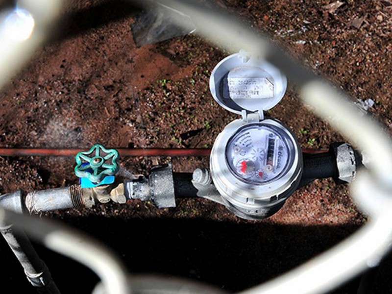 Falta sistema de medición que regule el consumo de agua