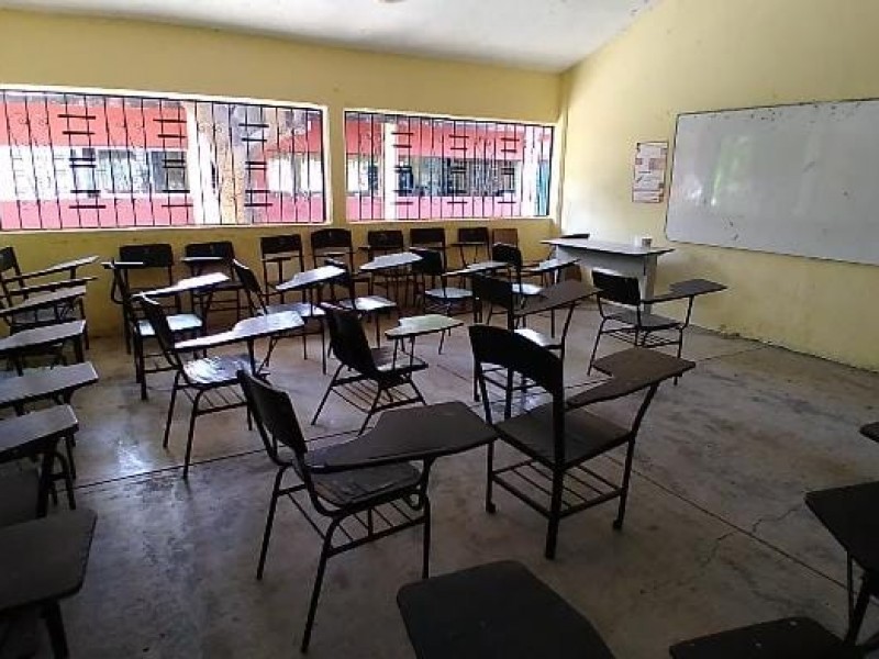 Faltan 7 maestros en secundaria Carolina Coronado; SEG no responde