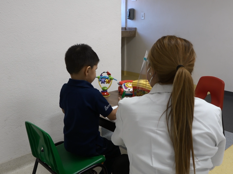 Faltan lugares para atender a niños autistas huérfanos