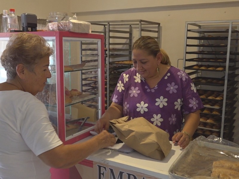 Familia Olmos, 60 años fomentando la tradición “Padrino Mis Empanadas”.