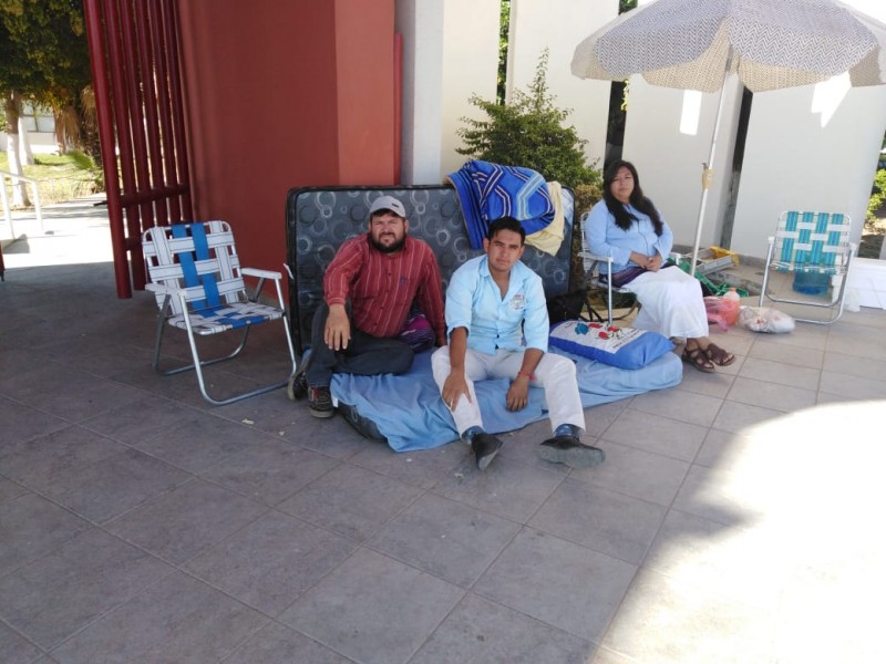 Familia realiza huelga de hambre