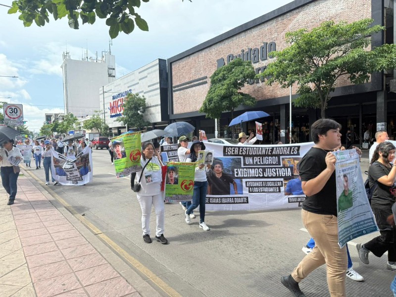 Familiares de desaparecidos protestan en Culiacán
