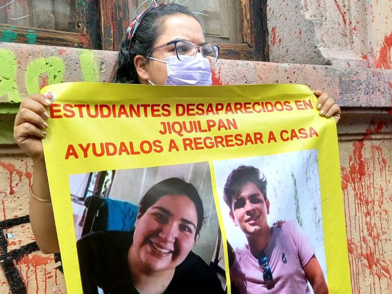 Familiares de estudiantes desaparecidos en Jiquilpan piden ayuda para localizarlos