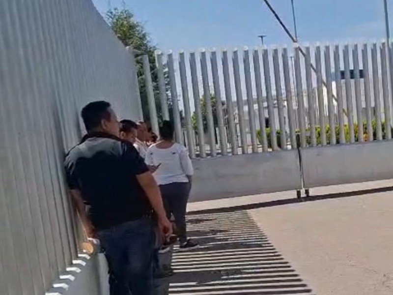 Familiares de fallecidos de la Cuacnopalan-Oaxca arriban a identificar cuerpos