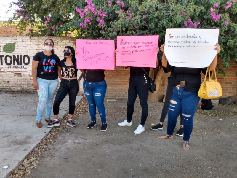 Familiares de internos piden se reaunden visitas en Puente Grande