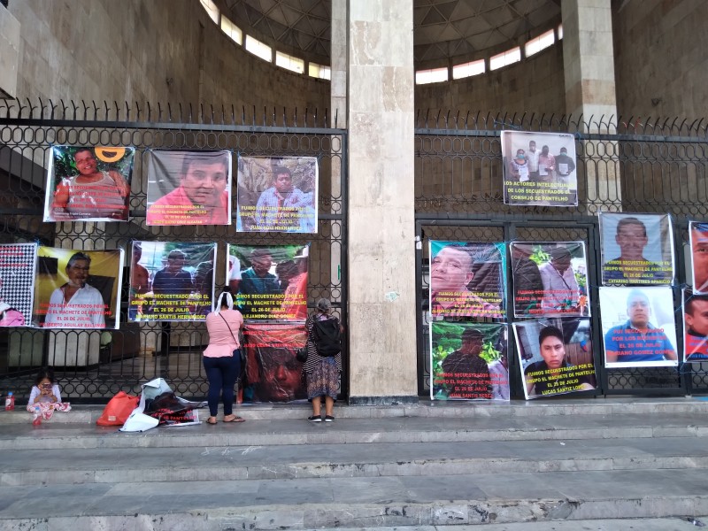 Familiares de los 21 desaparecidos de Pantelhó toman Congreso