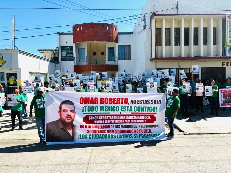 Familiares de Omar Acosta protestan en desfile del Día del Trabajo ...