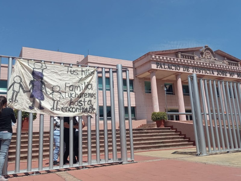 Familiares de Paty Paniagua se manifiestan en Palacio de Justicia