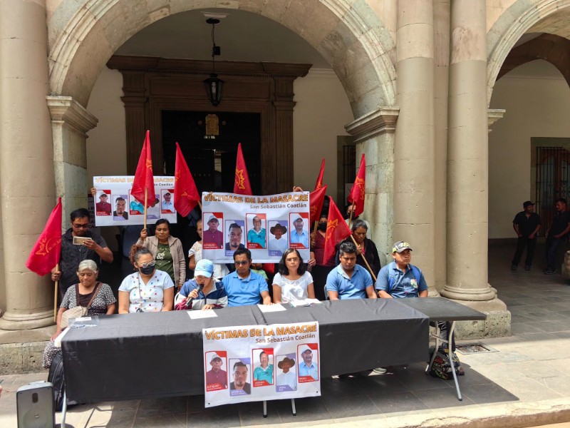 Familiares denuncian nulo avance en investigaciones por masacre en San Sebastián, Oaxaca