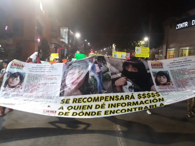 Familiares marcharon por Fátima y Juan en Xalapa