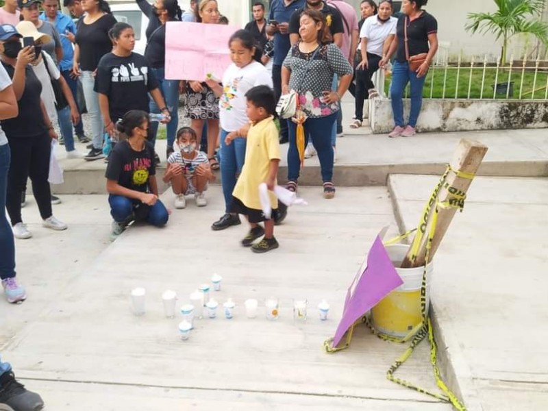 Familiares y amigos de Victoria, continúan manifestaciones exigiendo justicia