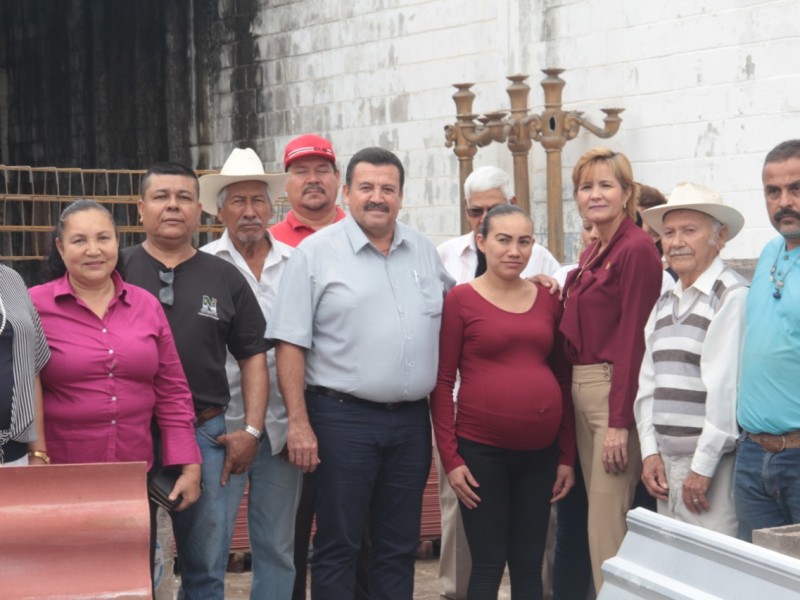 Familias de Navolato beneficiadas con material de construcción