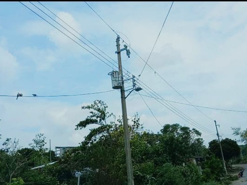 Familias de Tuxpan sin energía eléctrica